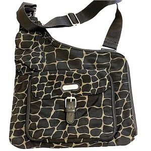 Baggallini Everywhere Lightweight Crossbody Giraffe Print
Travel Bag